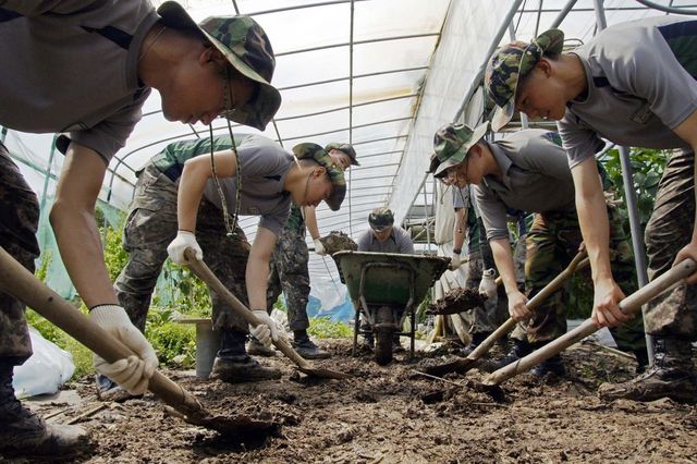 수해복구 나선 장병