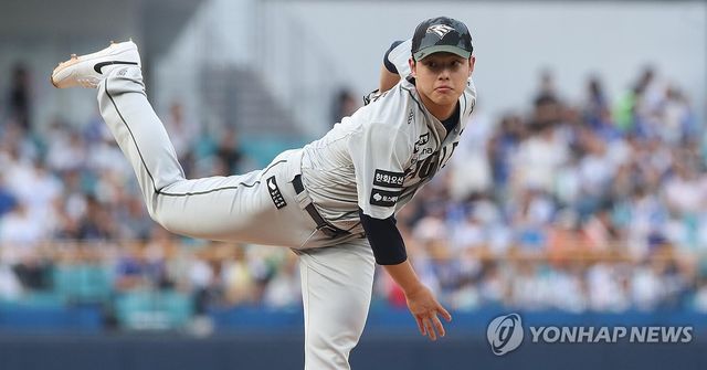 역투하는 한화 문동주