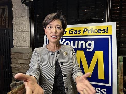 인터뷰하는 영 김 의원