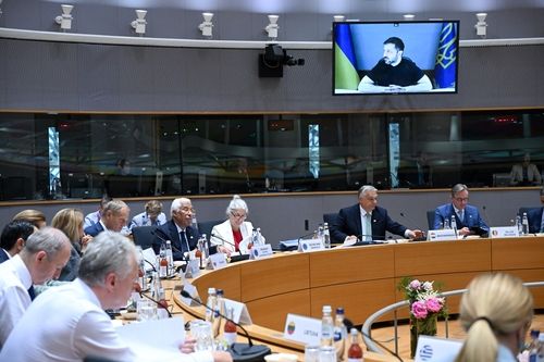 EU 정상회의 화상연설하는 젤렌스키