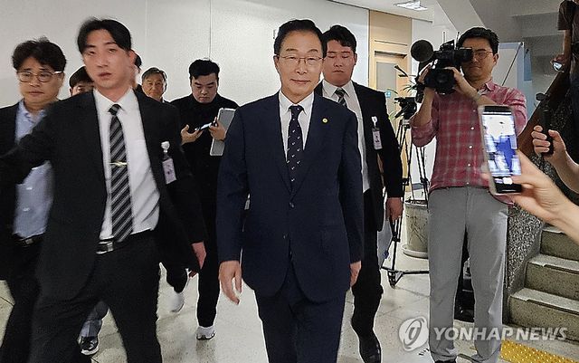 법정 향하는 임종식 경북도교육감