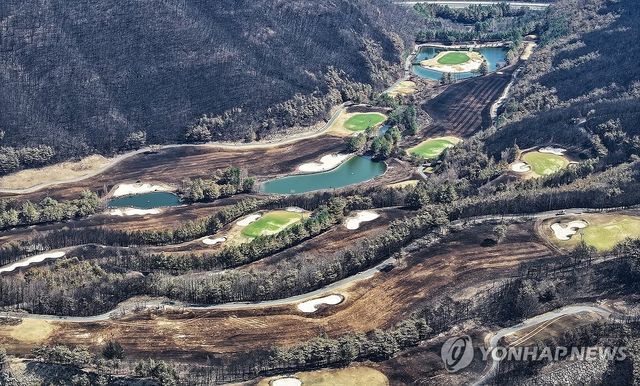 산불이 휩쓸고 간 골프장