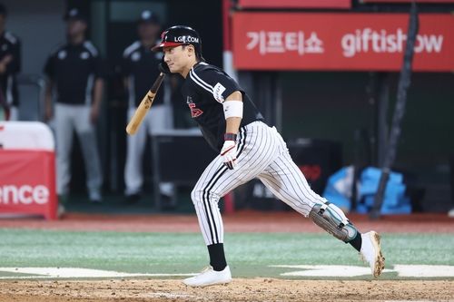 9회 역전 결승타를 때린 LG 신민재