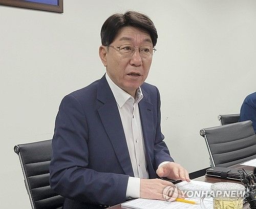 민생경제 회복 방안 설명하는 우범기 전주시장