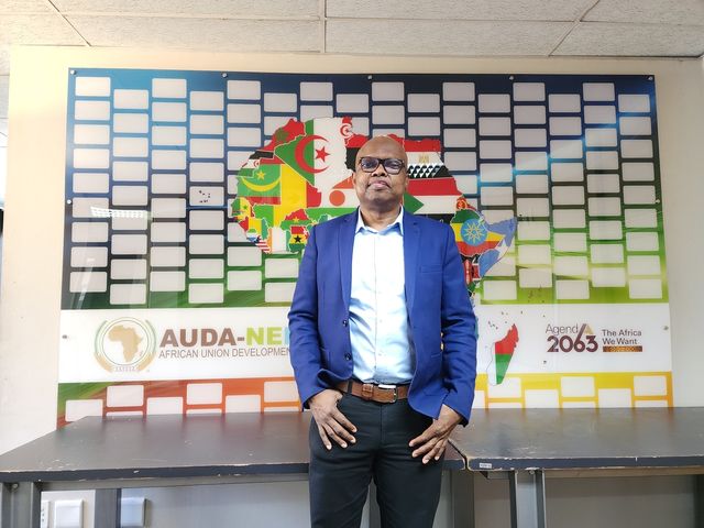 AU 개발기구 NEPAD의 아민 이드리스 아둠 국장