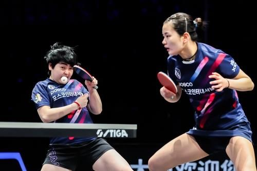 WTT 타이위안 대회 여자복식에 나선 김나영(오른쪽)과 유한나