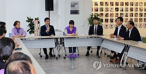 '별들의 집' 방문한 국정기획위원회