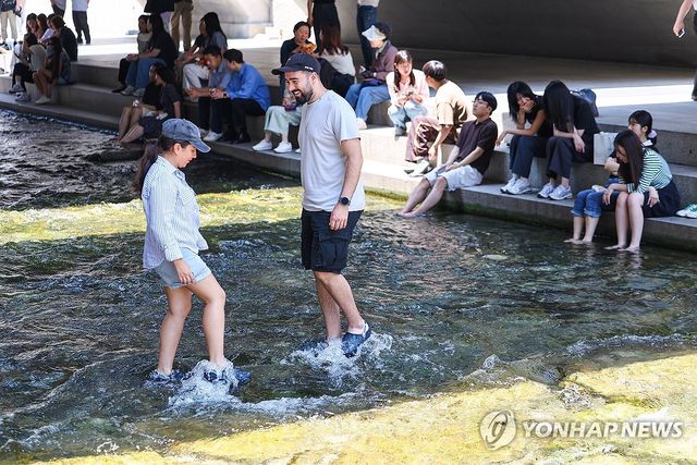 서울시, 청계천 복원 20주년 맞아 상류 구간 개방