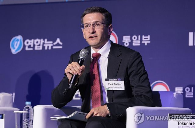 발언하는 잭 쿠퍼 AEI 선임연구원