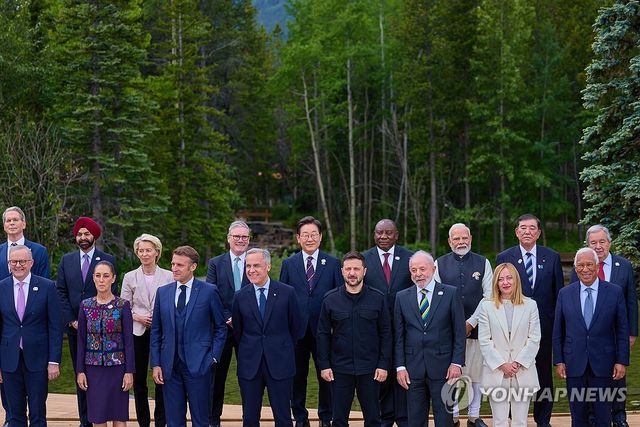 이재명 대통령, G7 정상회의 기념촬영