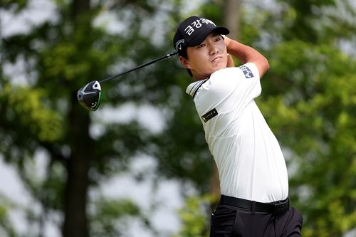 옥태훈의 군산CC 오픈 2라운드 경기 모습