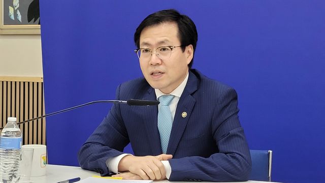 한미 무역협상 내용 설명하는 여한구 통상교섭본부장