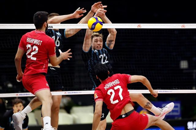 아르헨티나전에 나선 알리(왼쪽 22번 선수)