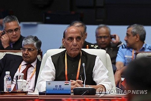 상하이 협력기구(SCO) 국방장관 회의 참석한 라즈나트 싱 인도 국방장관