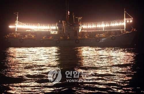 울릉도 근해 오징어 잡이