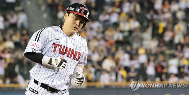 연장전 솔로 홈런 친 LG 박동원