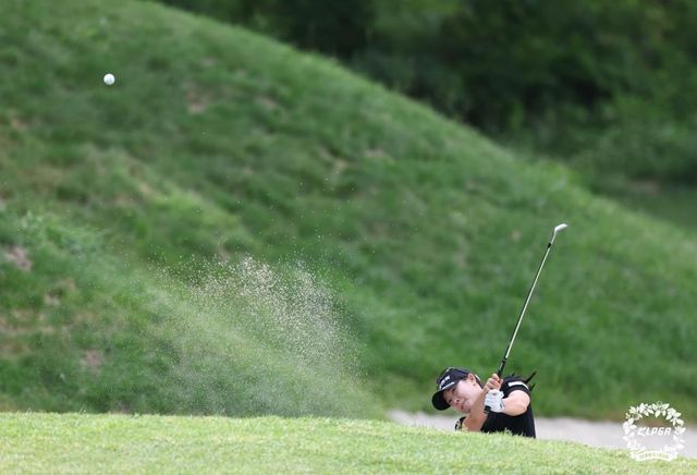 벙커버스터 투하하는 버디 폭격기 고지우