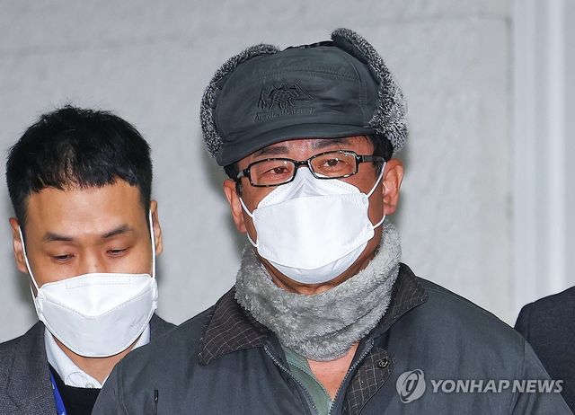 '계엄 모의' 검찰 송치되는 노상원 전 정보사령관