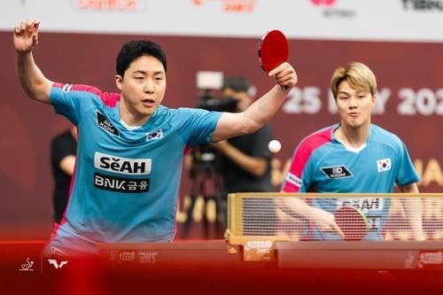 세계선수권 남자복식 호흡을 맞춘 임종훈(왼쪽)과 안재현