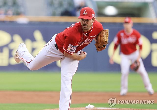 역투하는 SSG선발 앤더슨