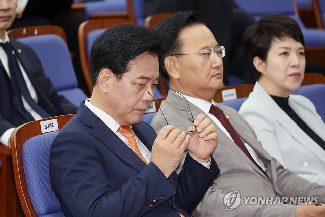 안경 쓰는 송언석 원내대표