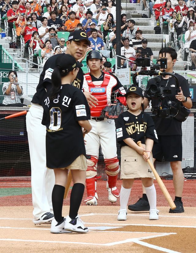 김강민과 그의 딸