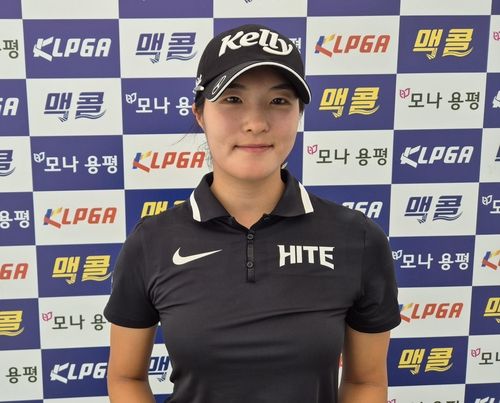 인터뷰하는 김민별