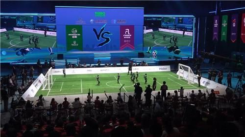 28일 베이징에서 열린 휴머노이드 축구대회 결승전