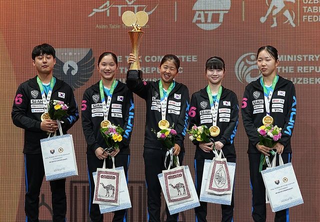 아시아 유스 챔피언십 여자 U-15 단체전 우승 후 시상식 장면