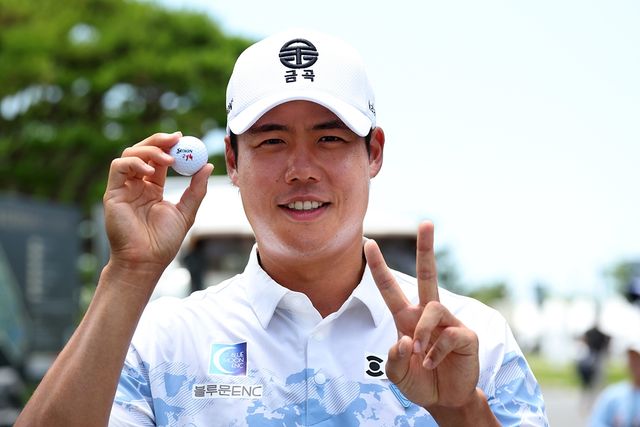 8번 홀에서 홀인원 작성한 박영규