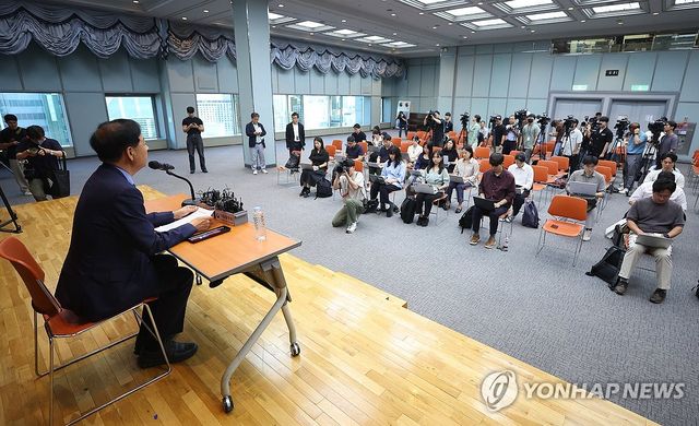 기자간담회하는 구윤철 경제부총리 후보자