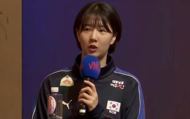 VNL 1주차 기자회견에서 답변하는 강소휘