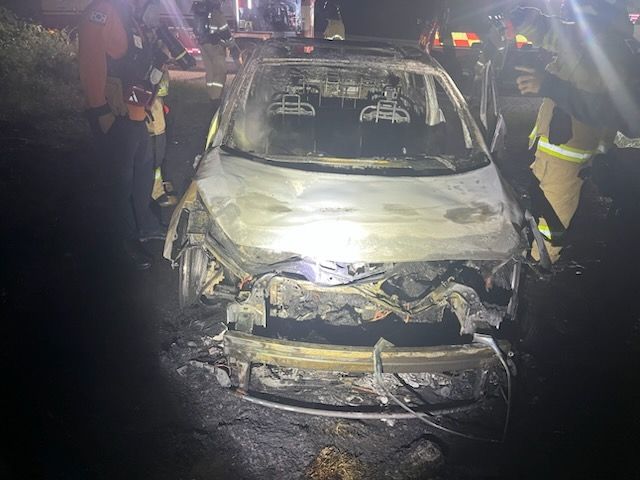 불에 탄 승용차