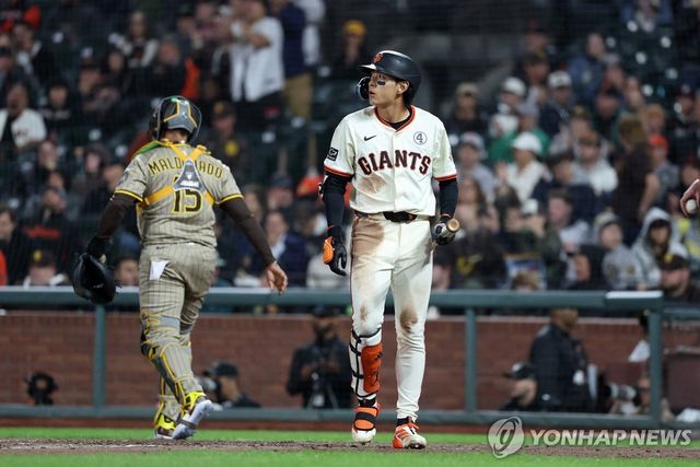 5타수 1안타로 3경기 연속 안타를 이어간 이정후