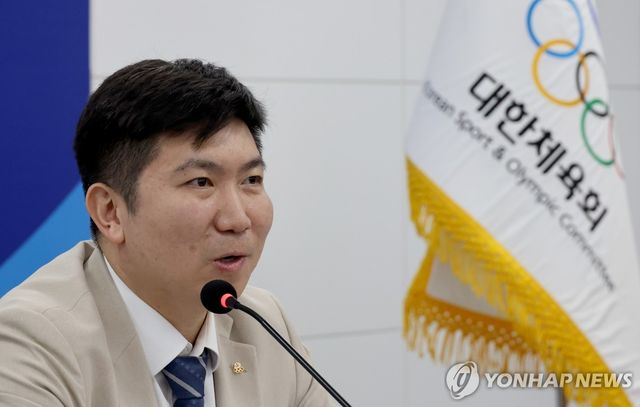 발언하는 유승민 대한체육회장