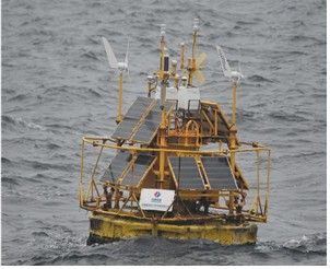 태양광패널 부착 중국 부표