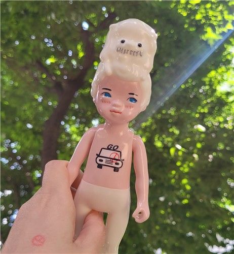 직접 만든 인형에 찍은 투표 인증