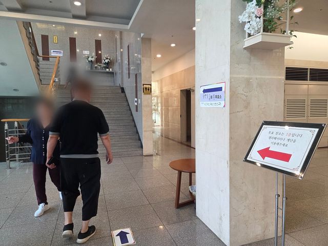 수원시 우만1동 제4투표소인 웨딩홀