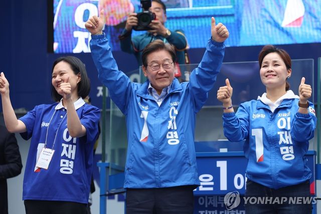 광명 시민들에게 지지 호소하는 이재명 후보