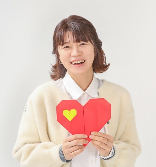 K-종이접기 재능기부봉사단 이끈 홍혜란 원장 