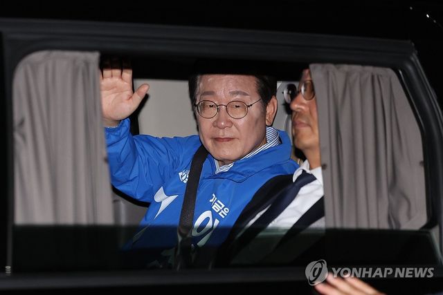 피날레 유세 마친 이재명 후보
