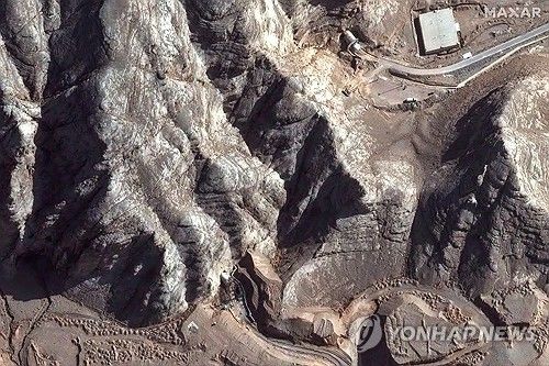 이란 이스파한 핵연구 센터 인근 터널 입구를 보여주는 위성사진 