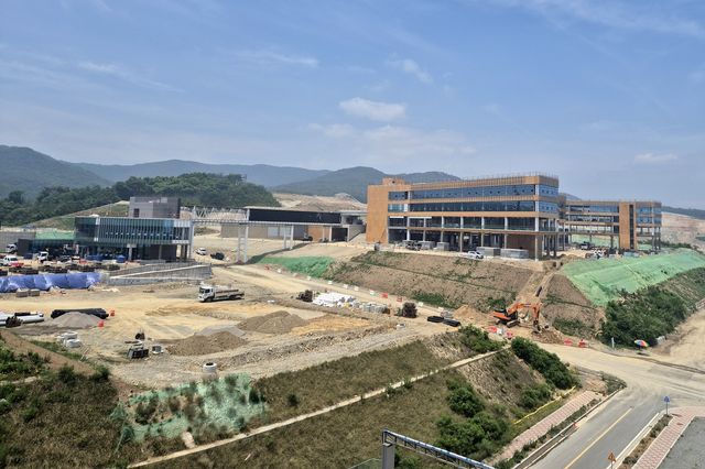 공사 중인 문무대왕과학연구소