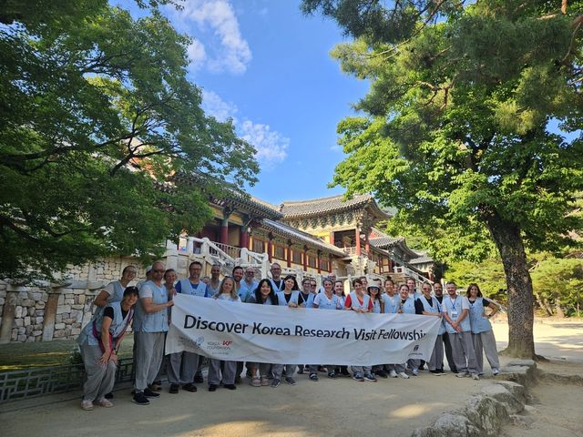 경주 불국사 방문한 미국 역사 교사들