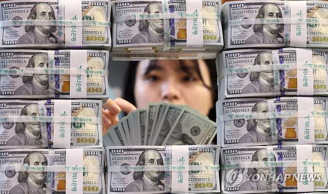 외환당국, 1분기 환율안정 목적 29.6억달러 순매도