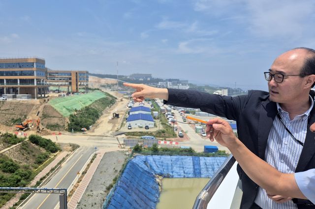 공사 현황 설명하는 우상익 한국원자력연구원 혁신원자력기반조성사업단장