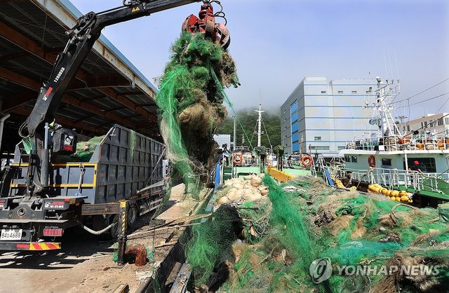대형기선저인망수협, 침적쓰레기 60t 수거
