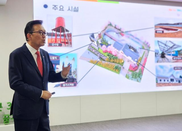 문화공원 조성 사업 관련 설명하는 이재호 연수구청장