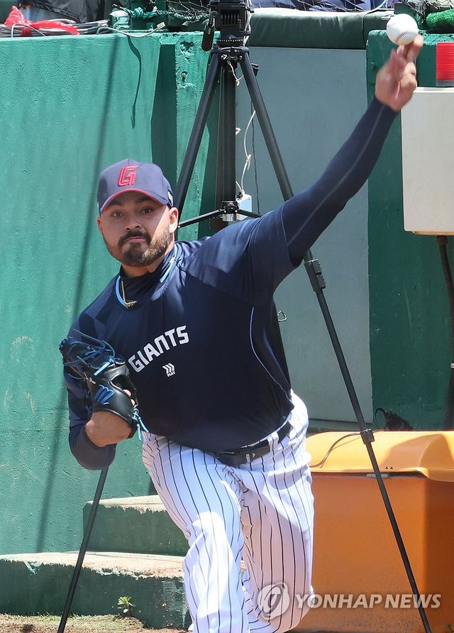 롯데 좌완 외국인 투수 감보아 불펜투구