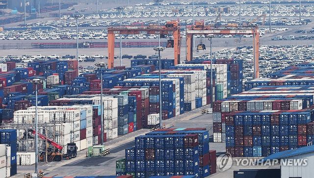 '트럼프 관세' 속 5월 수출 1.3%↓…미중 수출 8%대 감소